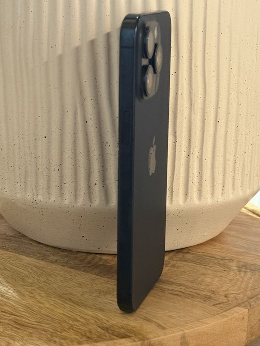 Vand iphone 15 si  16 pro max 256 gb in stare impecabila model esim