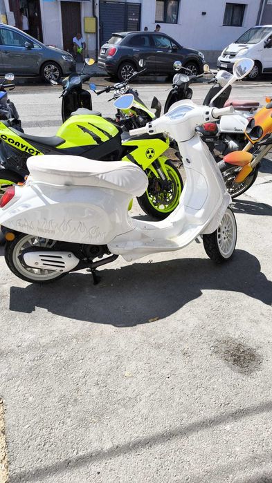 Vand scuter VESPA - editie limitata JUSTIN BIEBER