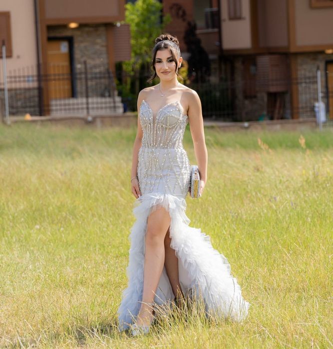 Абитуриентска рокля, официална чантичка и  обувки в отлично състояние