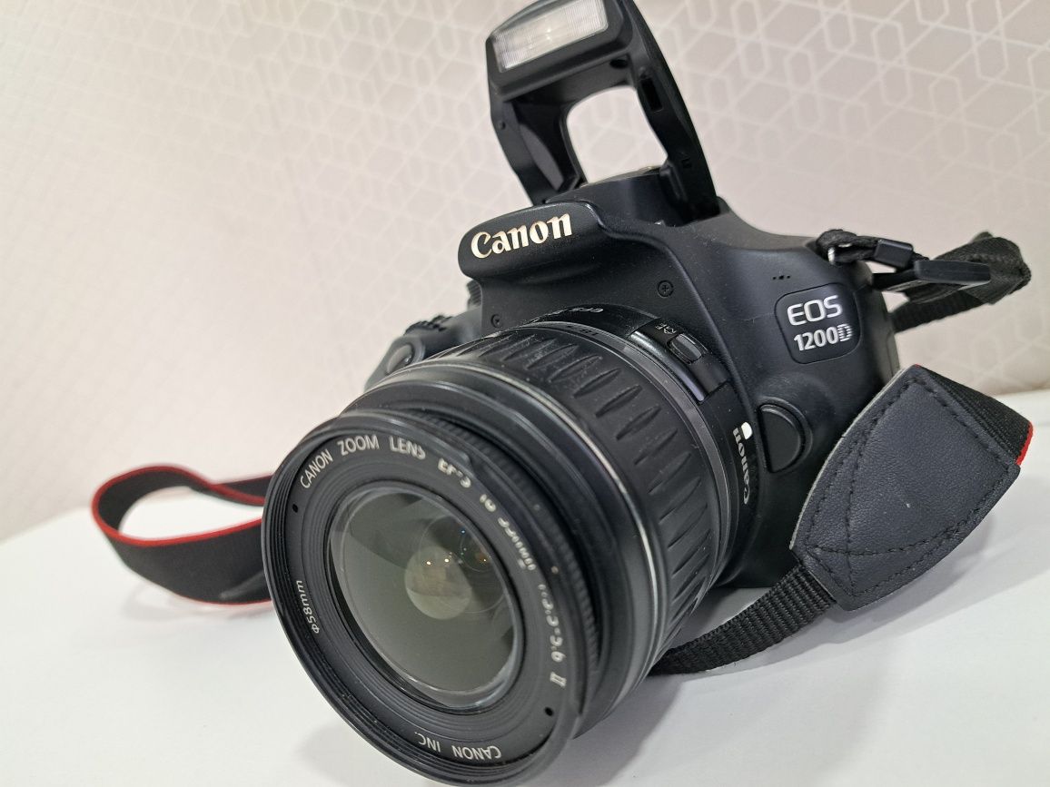 Професионален фотоапарат Canon 1200D