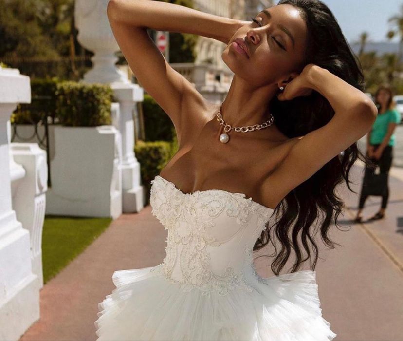 OFERTA SPECIALA! Lichidare de stoc! Rochie de mireasa cu volane