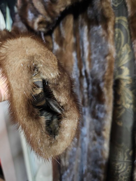 ПАЛТО- НОРКА, почти не е носено, аз съм 173 см, 68 кг -1200 лева