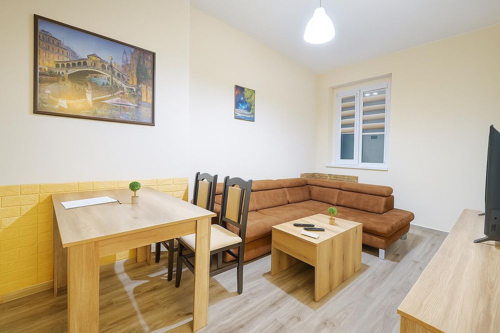 Просторен ДВУСТАЕН апартамент в района на Центъра