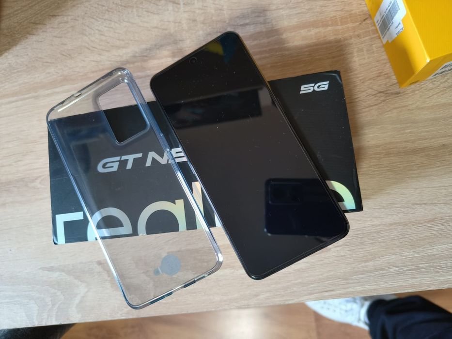 Telefon marca Realme GT Neo 3.