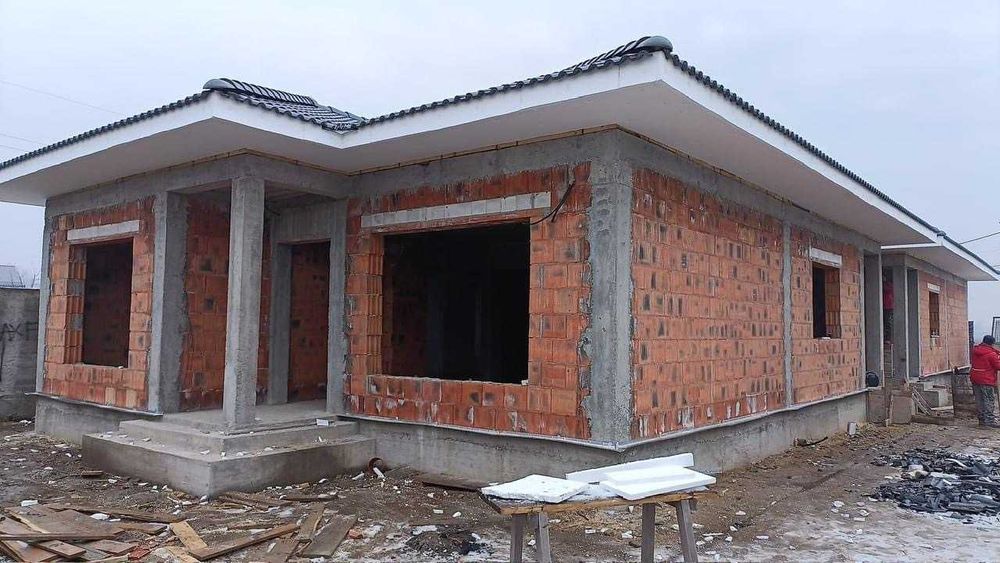 Vand CASE NOI Cartier Tismana