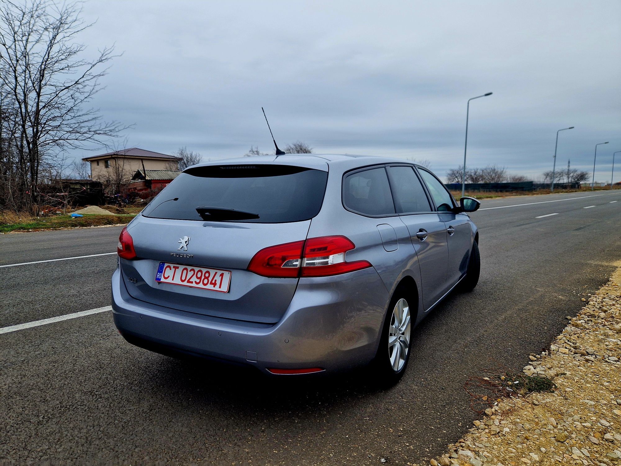 Vând Peugeot 308