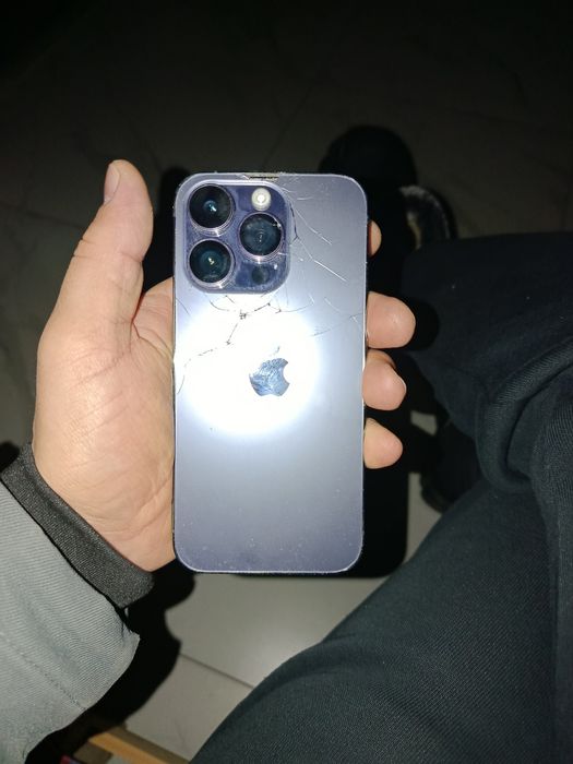 Обменяю 2 телефона на один айфон 15 или 15 про с моей доплатой