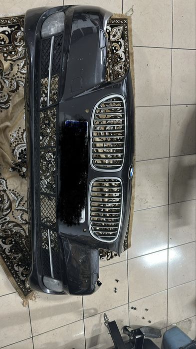 Vand bara fata bmw f10 cu tot cu grile