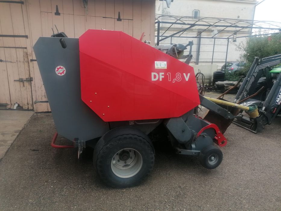 Balotiera Rotunda Deutz Fahr 1,8V