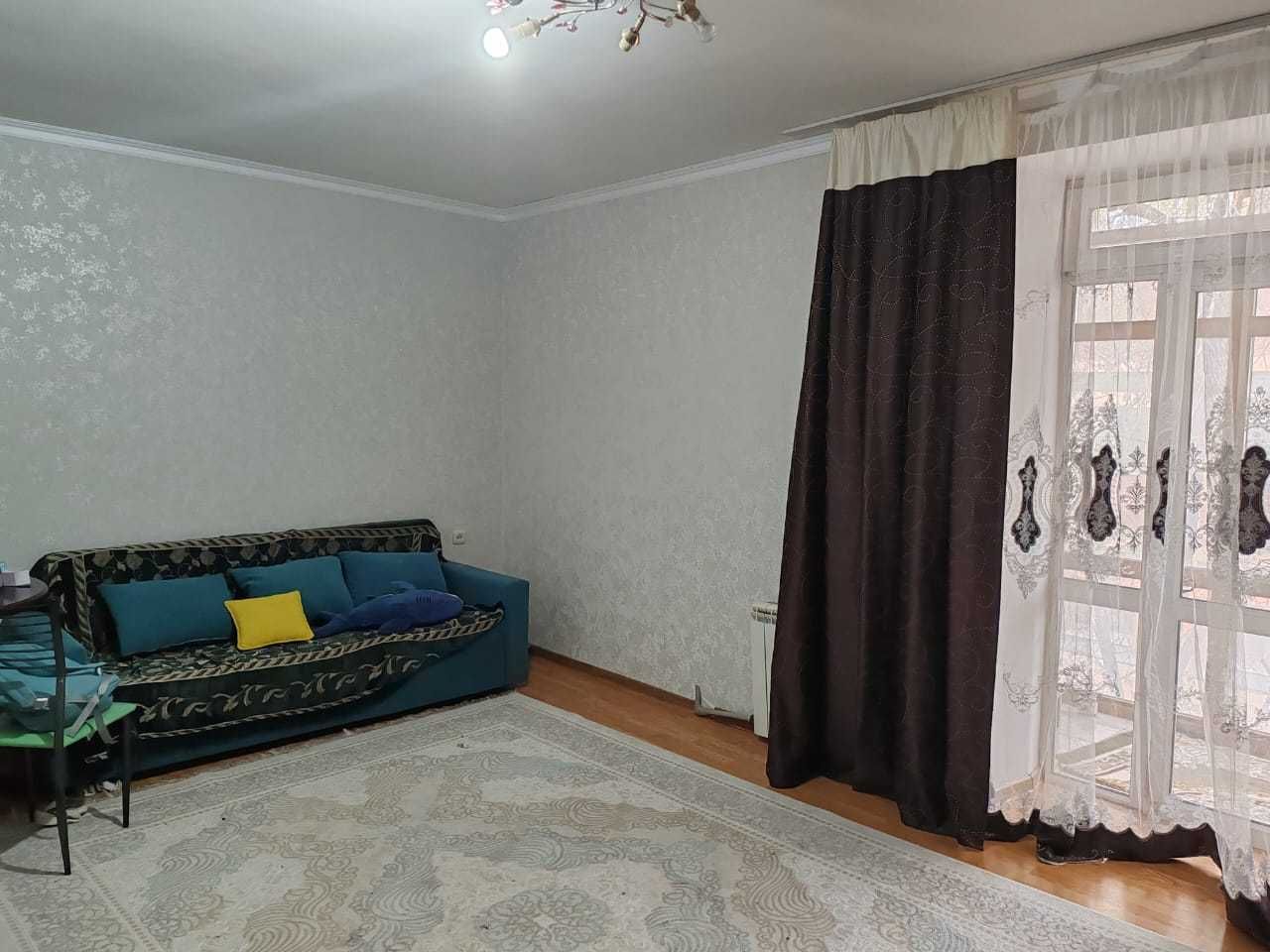 Продается 3 ком. кв. Старый город ,Шернияза , кирпичный дом  2 этаж