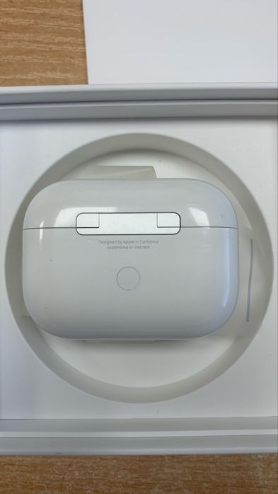 AirPods Pro комплект работи само лявата слушалка