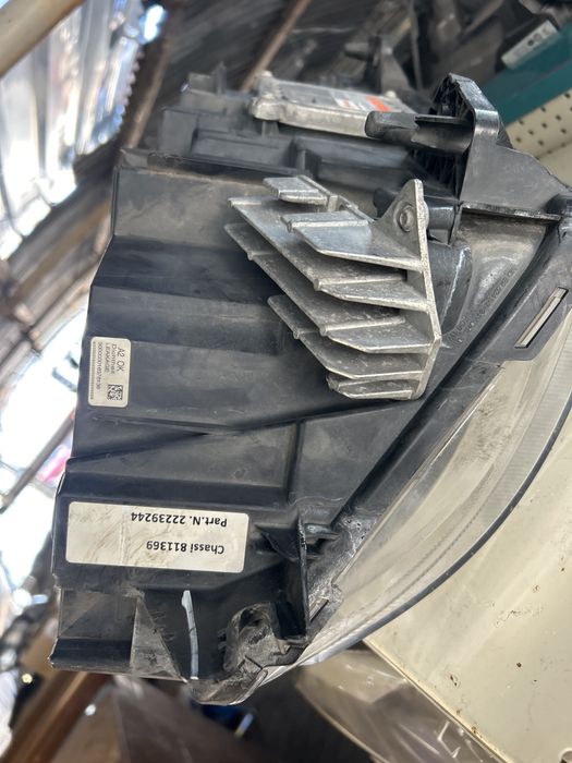 Десен фар за Volvo FH