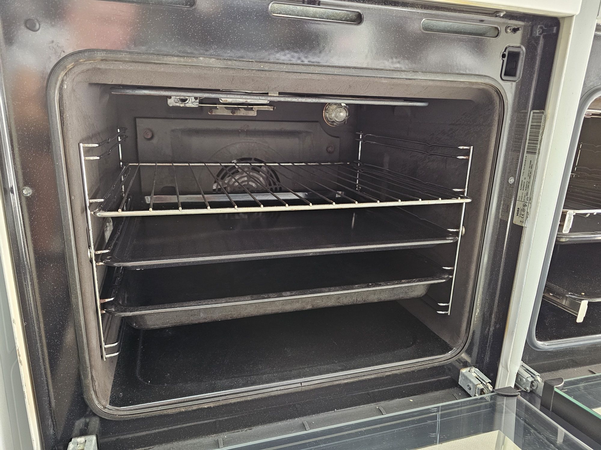 Печки с индукционни котлони Voss Electrolux 74L