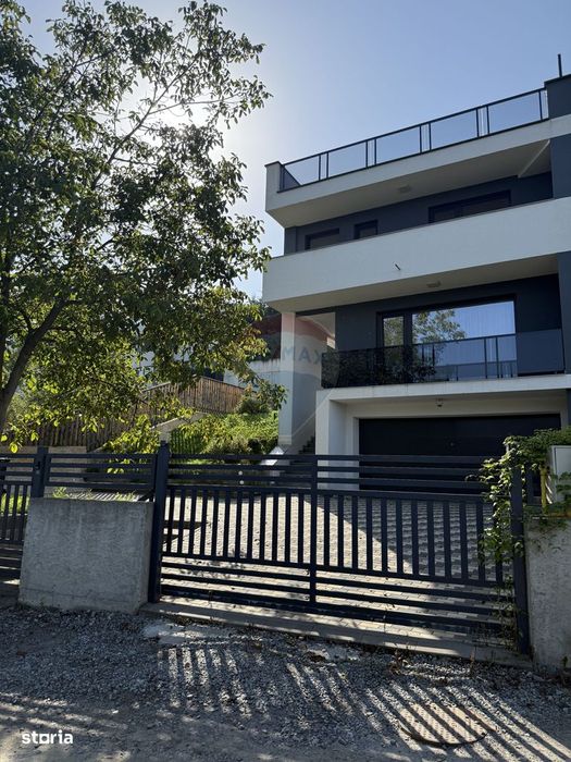 Casă / Vilă cu 4 camere de închiriat Feleacu