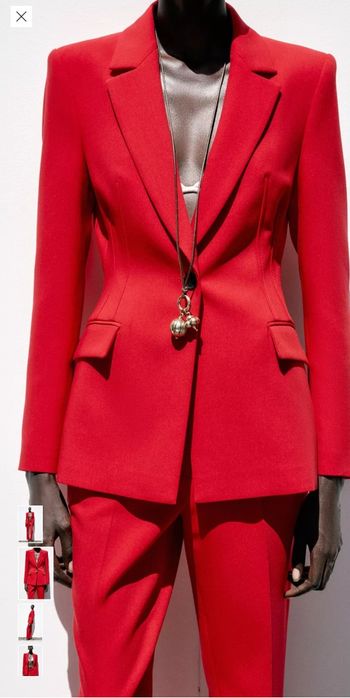 Червен костюм Зара