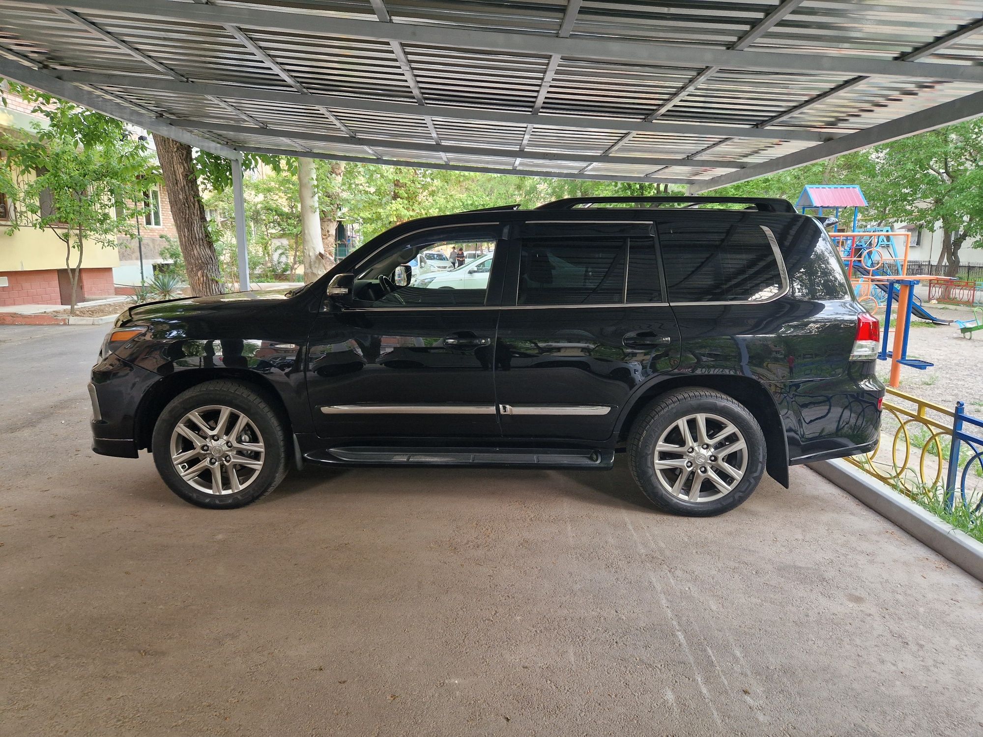 Продам Lexus Lx 570