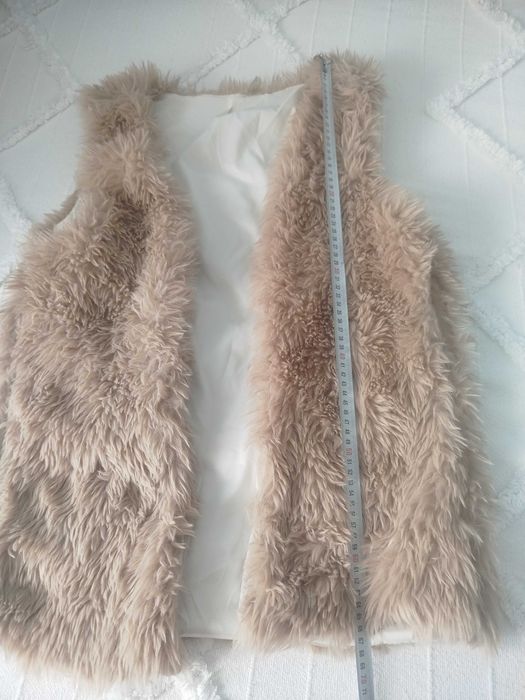 Продавам дамски пухкав елек