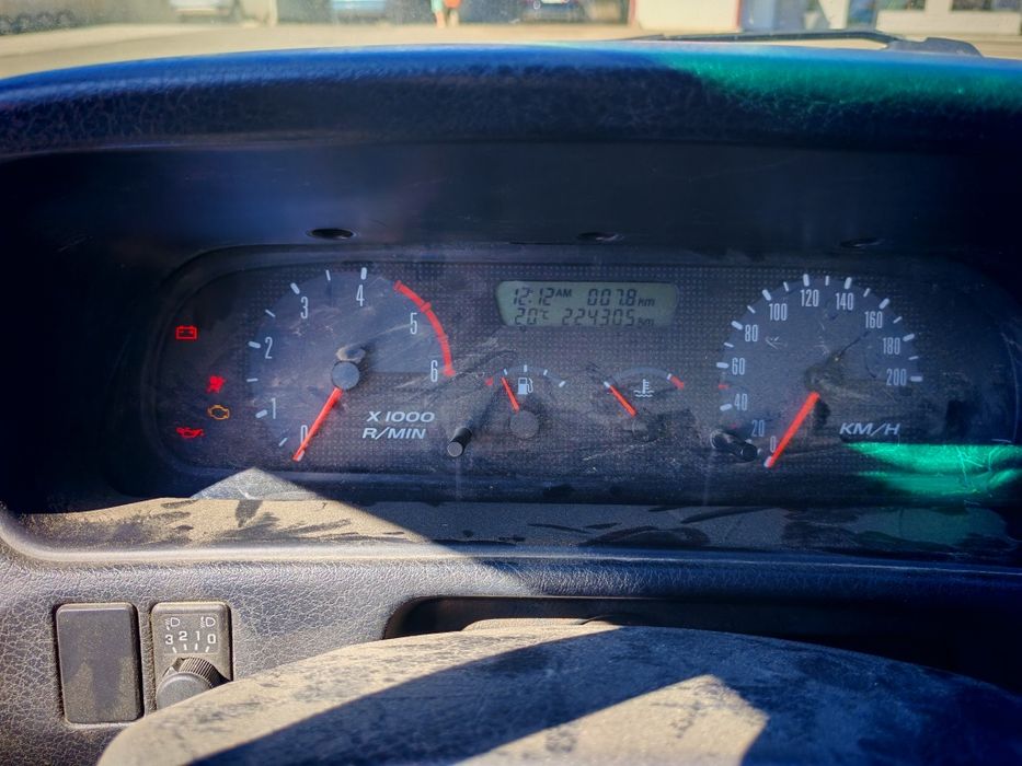 Vând Nissan terrano2