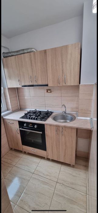 Închiriez garsonieră decomandată