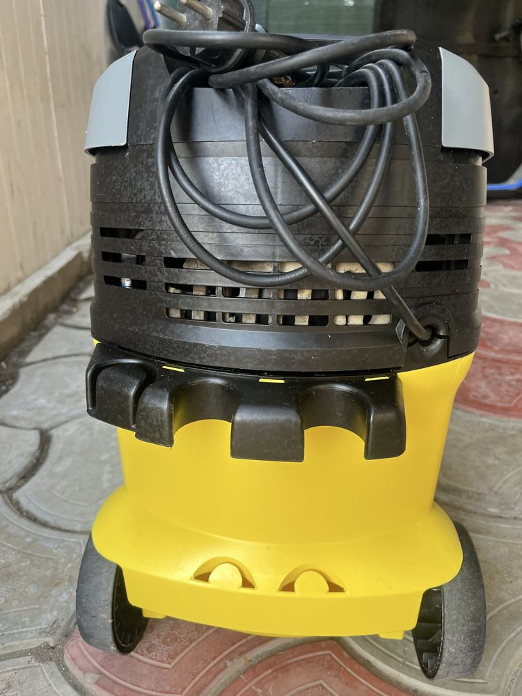 Aspirator Karcher cu injectie-extractie