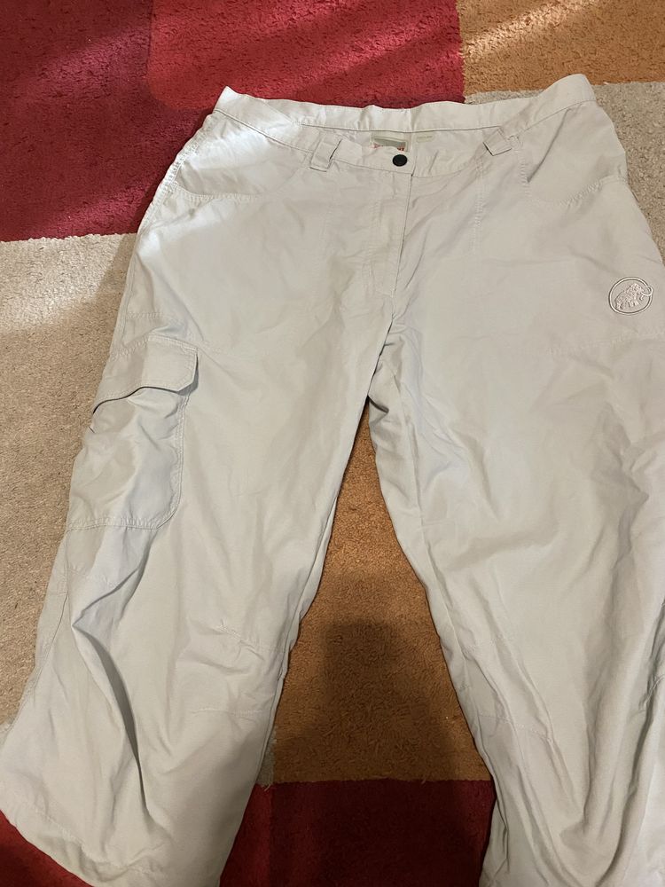 Pantaloni  scurti Mammut marimea 42