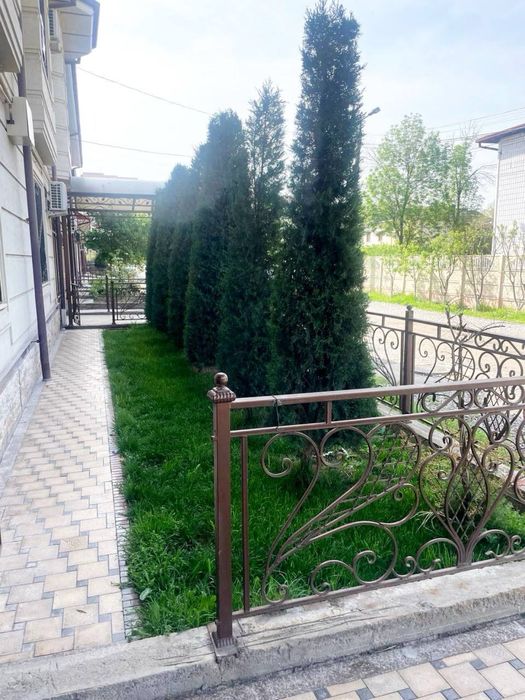 Uchaska xovli sotiladi Sergeli stroitelda 2,5 sotix 6 xona