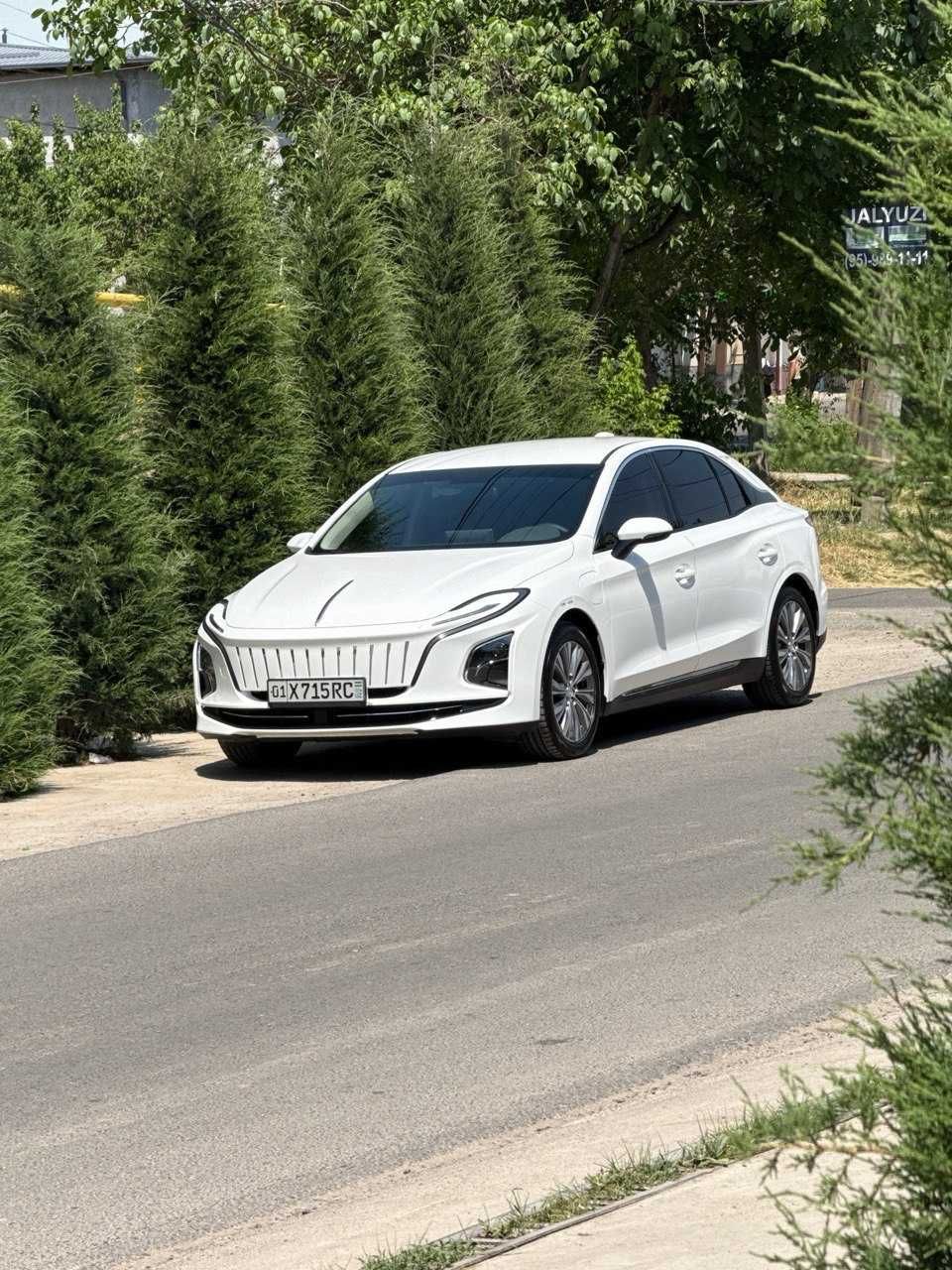 Срочно продаётся Hongqi, Хонжи идеальное состояние. Не битая. Свой