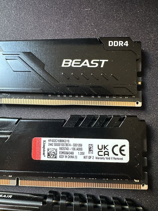 Ram памер Corsair, Kingston