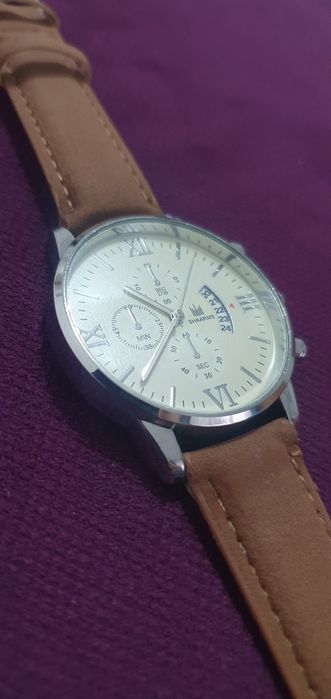 Ceas barbatesc electronic