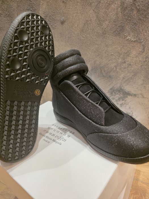 Vând Maison Margiela Black 43