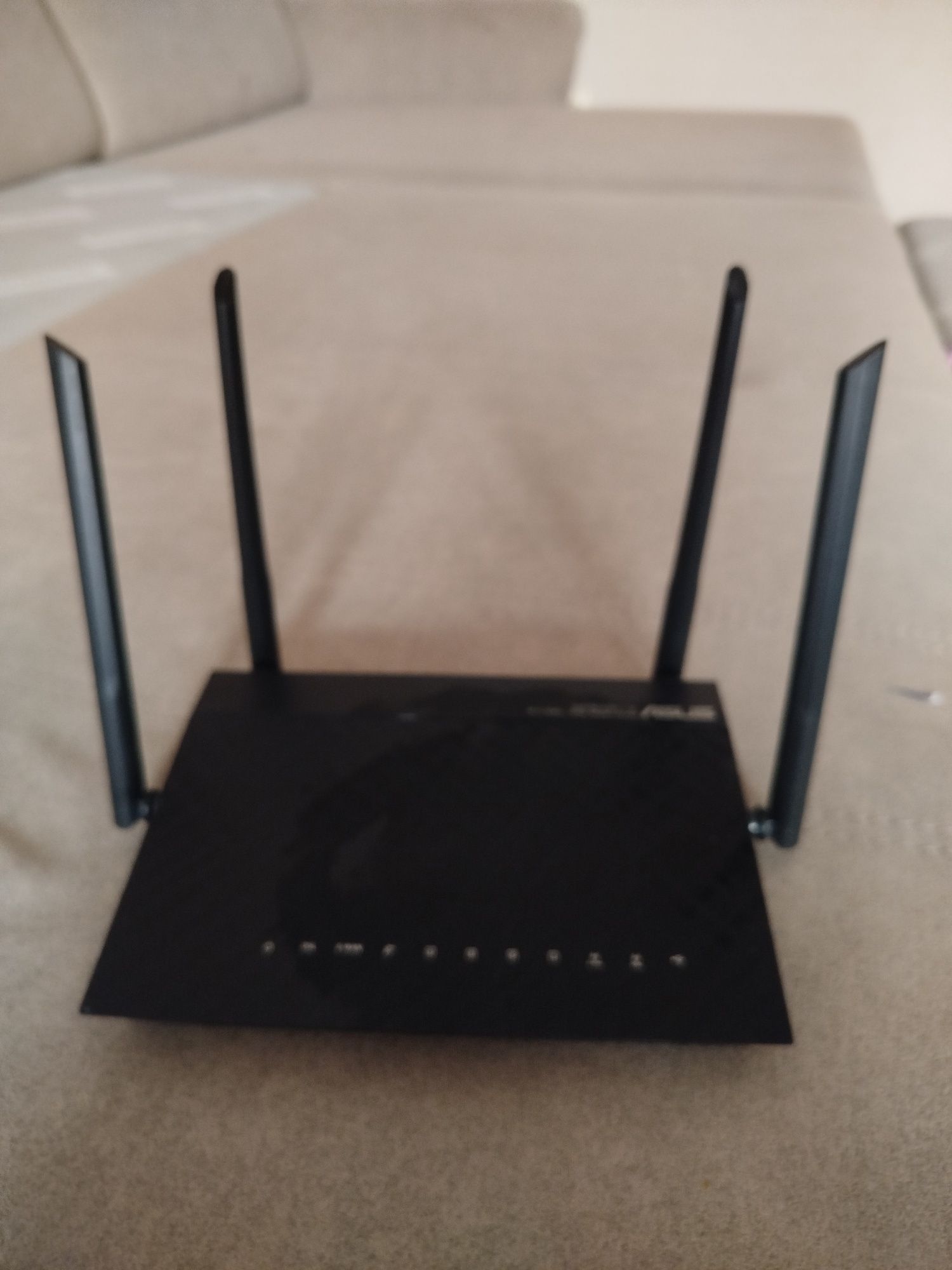 Продам роутер Asus