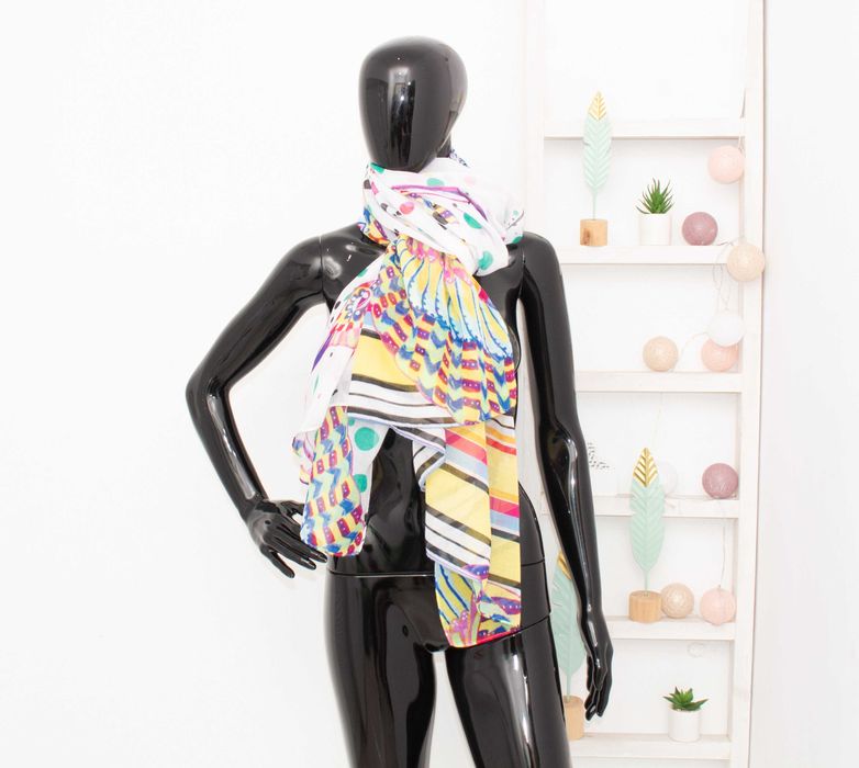 Desigual дамски голям бял шал с многоцветен принт колибри полиестер