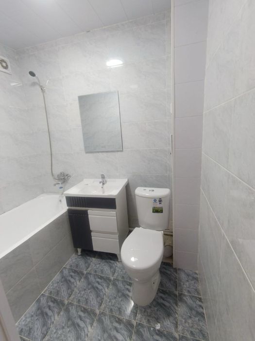 2 хонали уй сотилади микрорайонда 3 этаж