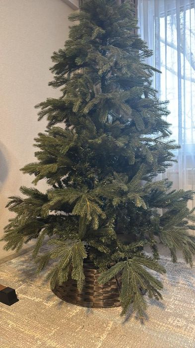 Продам ёлку красивую