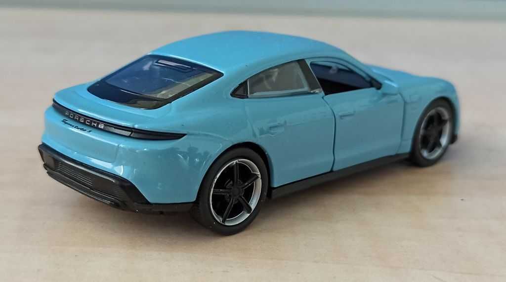 Macheta Porsche Taycan Turbo S 2021 bleu - Welly 1/36