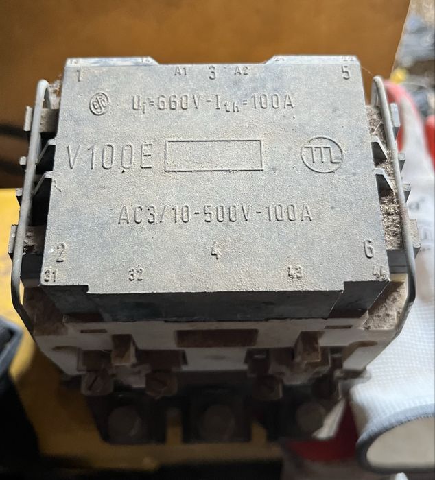 Контактор V100E (100A)