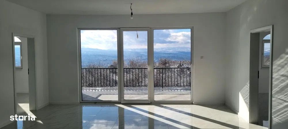 Vila cu 4 camere, 300mp, zona Iris