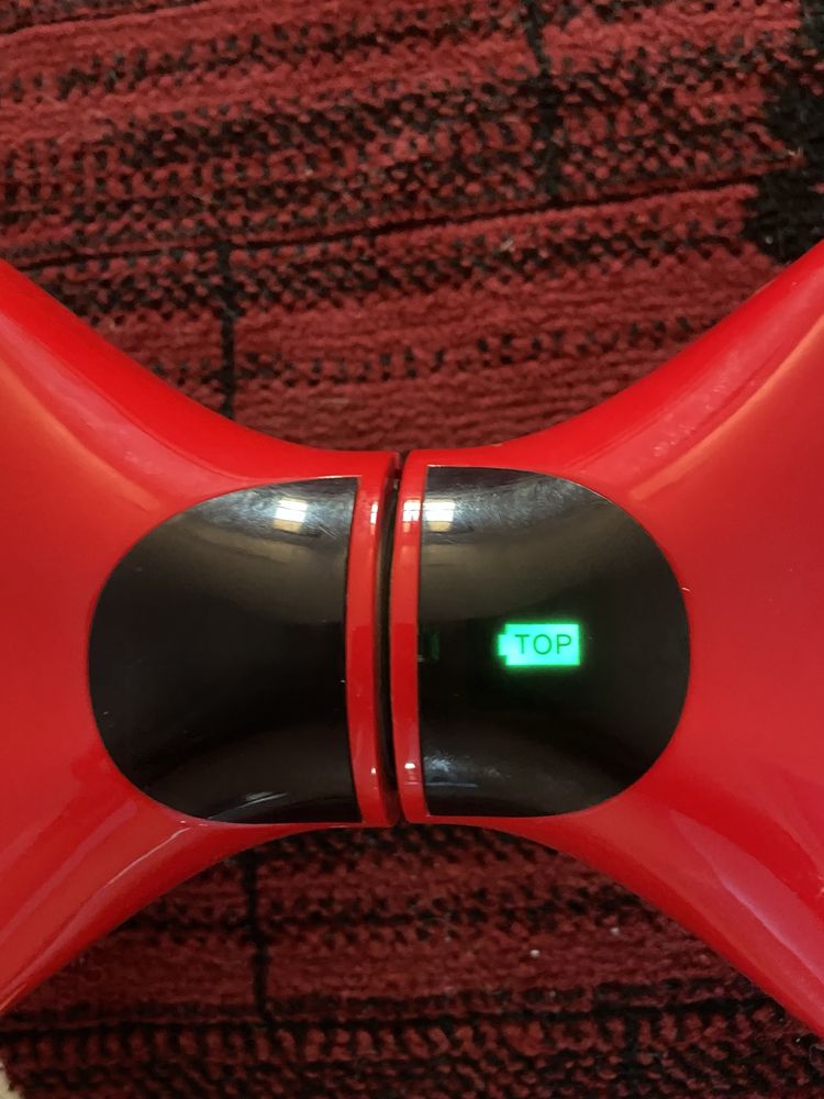 Vând hoverboard roșu