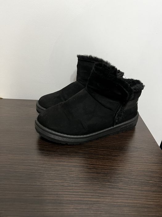 Ugg supsr star putin purtati