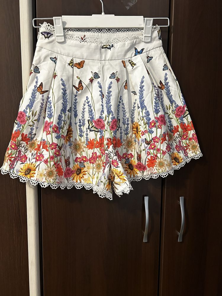 Pantaloni scurti de vara cu dantela eleganta