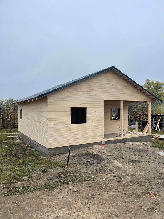 Vând și construiesc căsuțe din lemn