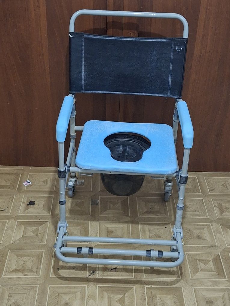 Санитарный  стул