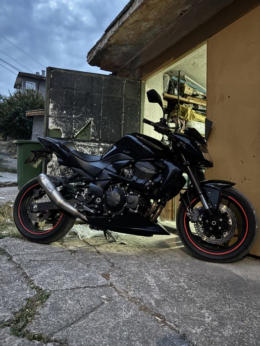 Kawasaki Z750.  .