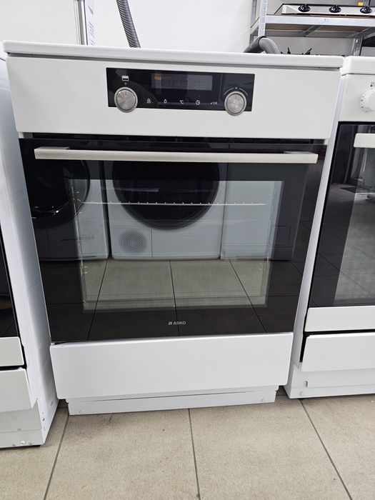 Печка с индукционни котлони ASKO CI96374W
