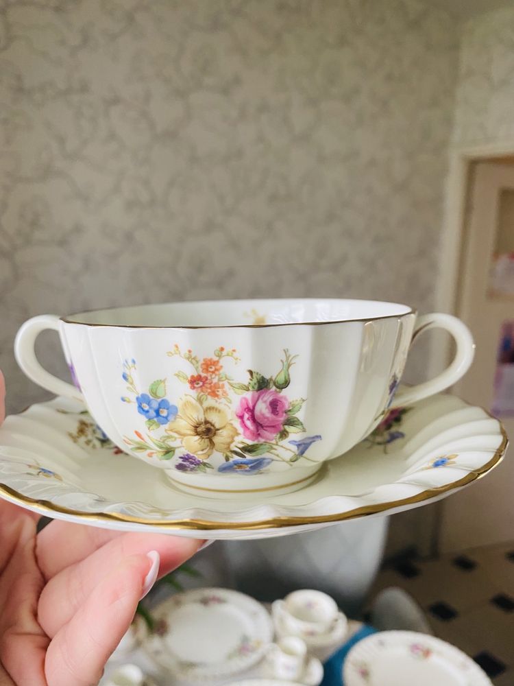 Сервиз за хранене и кафе Royal Worcester