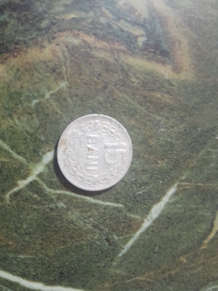 Vând ce mai vece moneda