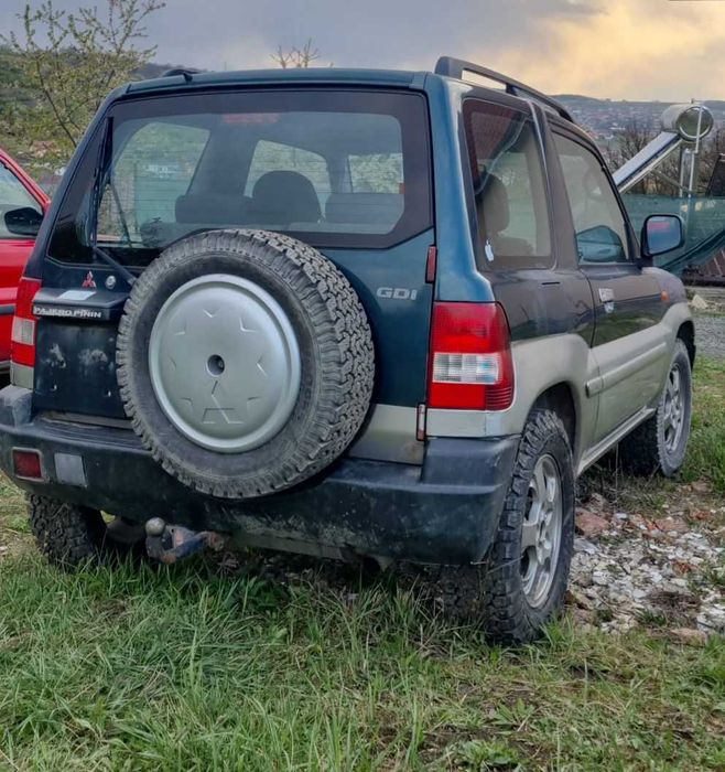 Vând Mitsubishi Pajero Pinin