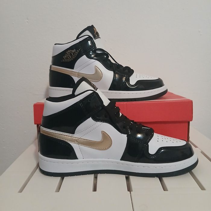 Jordan Air 1 Mid Premium