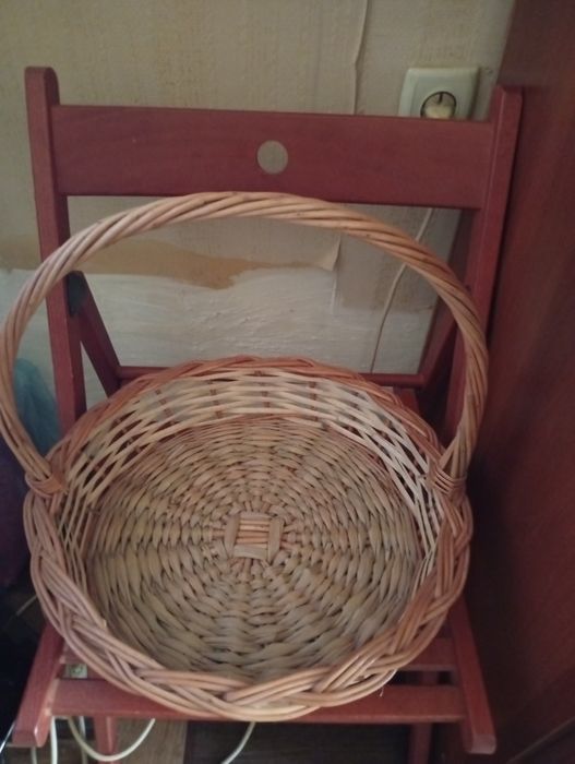 Плетеный разнос для выпечки