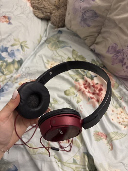 Casti SONY rosii , cu fir si cap tip JACK AUDIO TRRS de 3.5mm